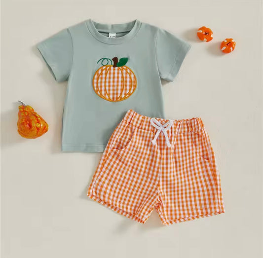 Pumpkin Shorts Outfit